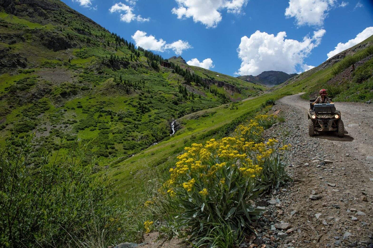 Featured image for post: The Best Denver Day Trip: The Ultimate Off Road Staycation Itinerary